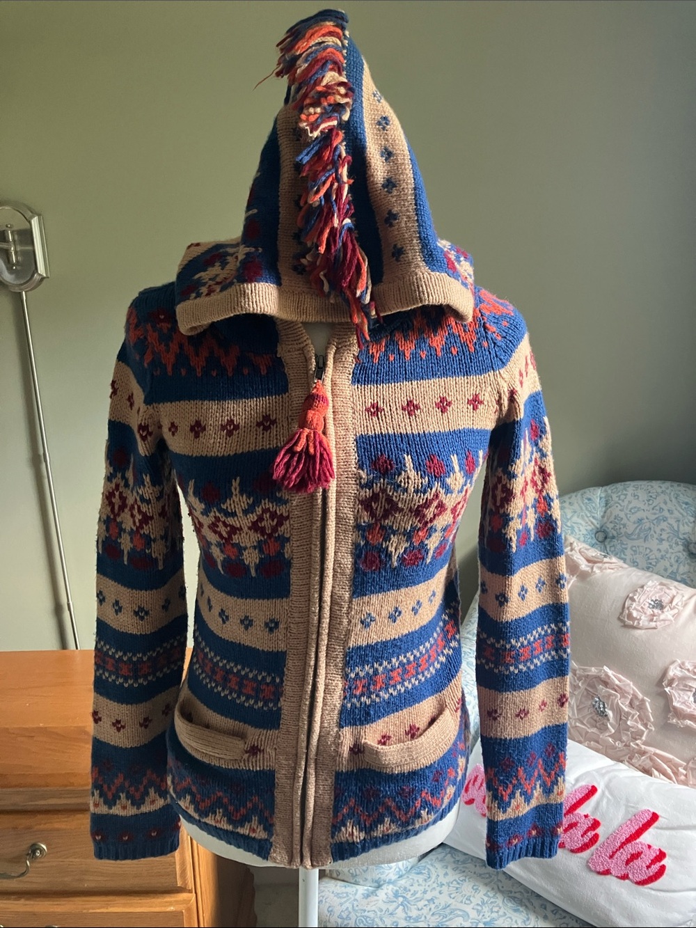 Anthropologie sparrow fringe hood zip up tassel sweater with pockets Small
